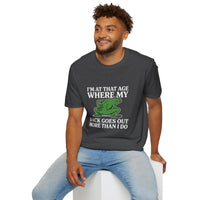 MSKOUTAA — "I'm At That Age Where My Back Goes Out More Than I Do" Funny Frog Tee
