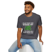 MSKOUTAA — "I'm At That Age Where My Back Goes Out More Than I Do" Funny Frog Tee